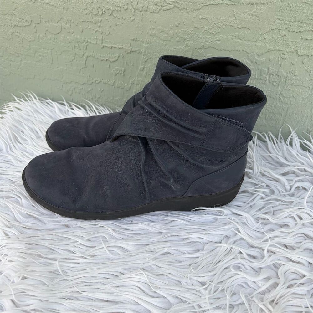 Clarks Women's Cloudsteppers Ankle Boots Blue Size 8.5 Casual Zip